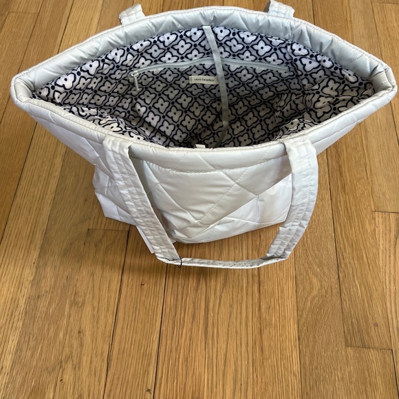NWT Vera Bradley East West Tote - Picture 6 of 8
